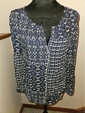 Black & White Long Sleeve V Neck Blouse - Velvet By Graham And Spencer- Medium